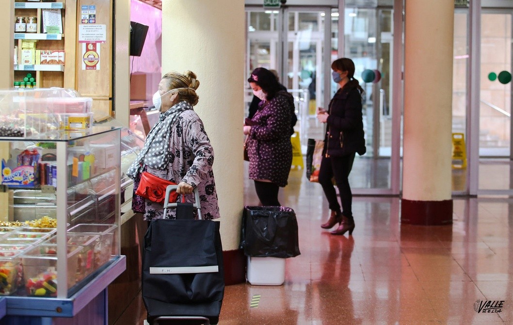 Los mercados de Elda reducen su aforo durante el fin de semana Los mercados de Elda reducen su aforo durante el fin de semana