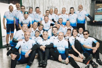 El grupo ciclista de Elda y Petrer &ldquo;Los Barraqueros&rdquo; recibe un reconocimiento