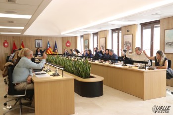 El Pleno Municipal aprueba los convenios las Fallas, la Santa CECILIA, AMFI, y FAVE