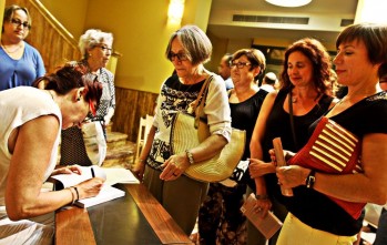 Elia Barcel&oacute;, premio de la Cr&iacute;tica Literaria Valenciana 2016