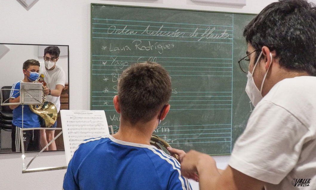 Aprende música con la emblemática AMCE Santa Cecilia Aprende música con la emblemática AMCE Santa Cecilia