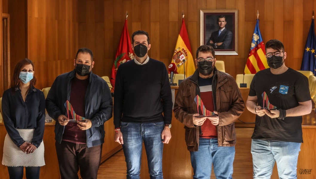 El Ayuntamiento de Elda e IDELSA entregan los premios a los ganadores del concurso #Elda2030 El Ayuntamiento de Elda e IDELSA entregan los premios a los ganadores del concurso #Elda2030