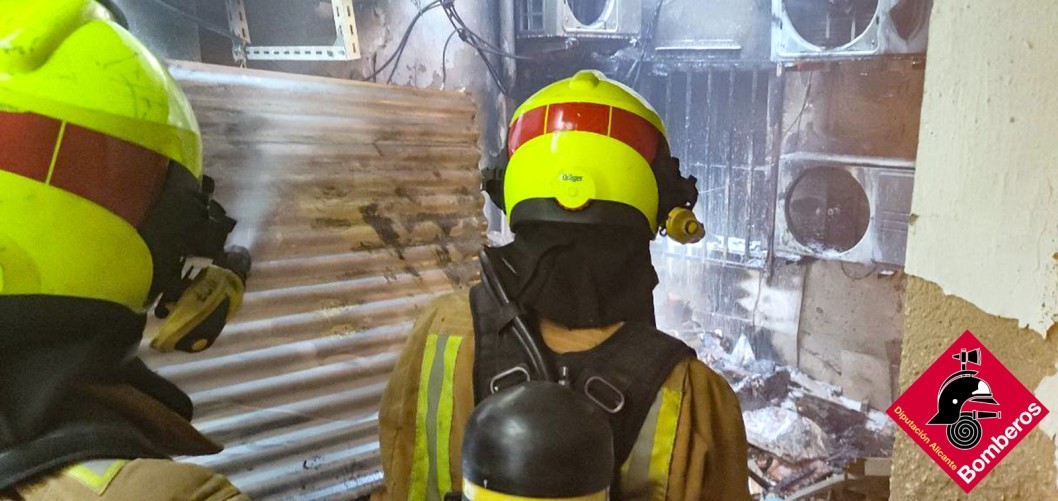 Un incendio descubre una plantación de marihuana en Petrer Un incendio descubre una plantación de marihuana en Petrer
