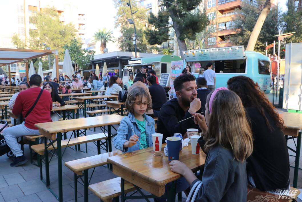 Más de un millar de personas inauguran el Street Food Market Más de un millar de personas inauguran el Street Food Market