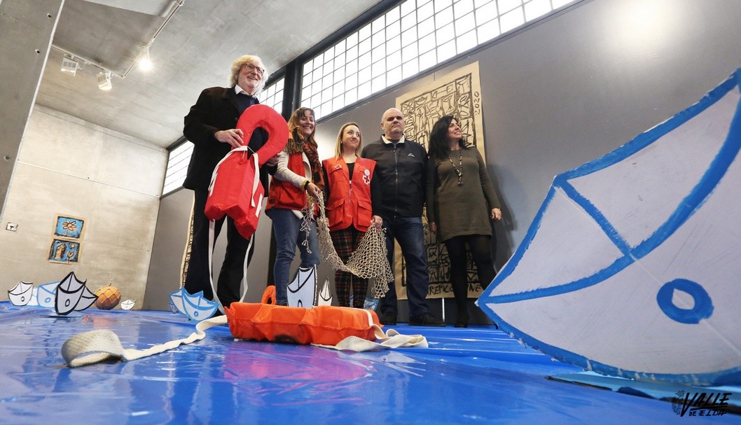 El artista y concejal de Vox Mateos organiza una exposición sobre el drama de los inmigrantes El artista y concejal de Vox Mateos organiza una exposición sobre el drama de los inmigrantes