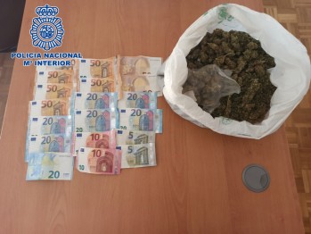 La Polic&iacute;a Nacional detiene a tres personas por tr&aacute;fico de drogas en  Elda