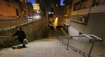 Caliu demanda que las escaleras de acceso se conviertan en rampa y se mejore la "nula" iluminaci&oacute;n del barrio