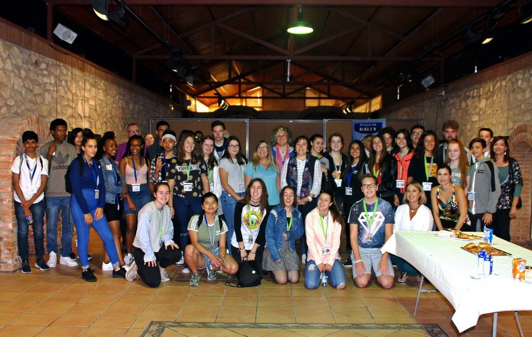 El proyecto europeo Erasmus + "Rally" comienza en Petrer con la participación de alumnos de Londres y París El proyecto europeo Erasmus + "Rally" comienza en Petrer con la participación de alumnos de Londres y París