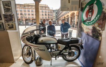 Los coches y motos antiguas llegan esta tarde a la Plaza Mayor