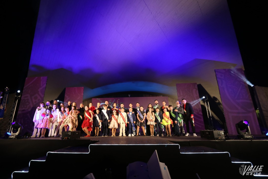 Los Moros y Cristianos celebraron su gala anual y entregaron sus máximas distinciones Los Moros y Cristianos celebraron su gala anual y entregaron sus máximas distinciones