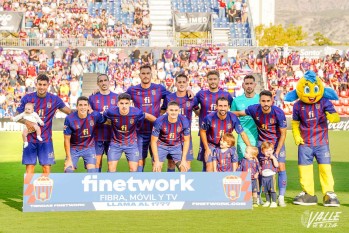 El &aacute;rbitro lleg&oacute; tarde al &uacute;ltimo C&aacute;diz-Eldense