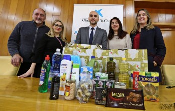 La Caixa entrega 260 lotes de comida y productos de higiene a C&aacute;ritas