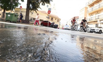 Rotura de una ca&ntilde;er&iacute;a en Pedrito Rico