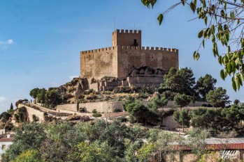 Petrer realizar&aacute; una consolidaci&oacute;n provisional de las grietas del Castillo