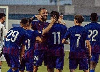 El Eldense consigue su primera victoria de la temporada ante el Albacete (3-0)