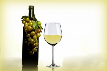 Llam&eacute;mosle vino y no caldo, por favor