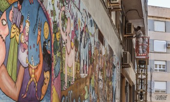 Adi&oacute;s a tres murales de ArtenBitrir, los propietarios del edificio van a repintar la fachada