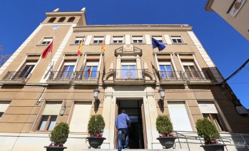 El PP denuncia que "Elda prime un t&iacute;tulo de valenciano a un doctorado" para trabajar en el Ayuntamiento