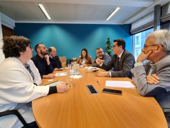 El alcalde se re&uacute;ne en Bruselas con responsables de Eurocities para que Elda entre a la red de grandes ciudades europeas
