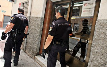 La Polic&iacute;a Nacional detiene en Elda a dos individuos por robos al descuido junto a bancos y joyer&iacute;as