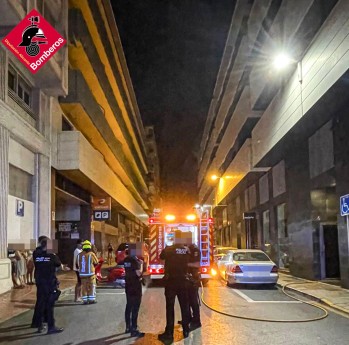 Incendio en una vivienda en el centro de Elda