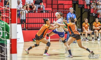 El Elda Prestigio suma la cuarta derrota consecutiva (32-33)