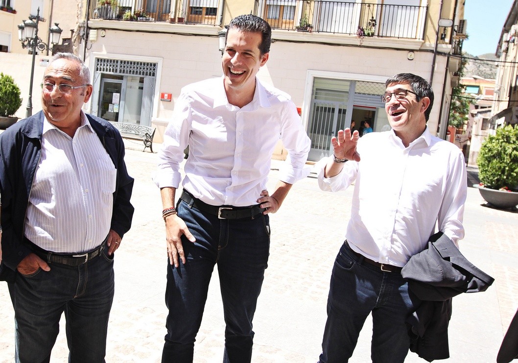 El socialista vasco Patxi López afirma que en Elda "hace falta un cambio de gobierno" El socialista vasco Patxi López afirma que en Elda "hace falta un cambio de gobierno"