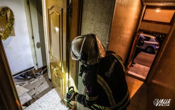 Desalojan un edificio de ocho viviendas tras el hundimiento de una de ellas
