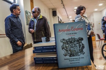 Guill presenta un libro que recopila la historia de los Coloma en Elda