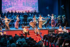 La colla El Terr&oacute;s triunfa en el Teatro Cervantes con la &eacute;pica y el esplendor de "Tirant lo Blanc"