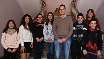 Los alumnos de Primaria que han obtenido el premio extraordinario por sus notas visitan al alcalde
