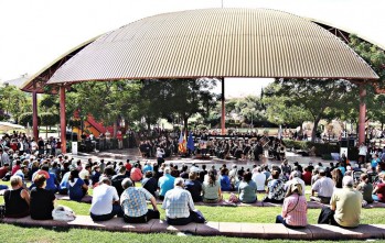 Petrer conmemora el 9 de Octubre con fiesta de "unidad y cambio"