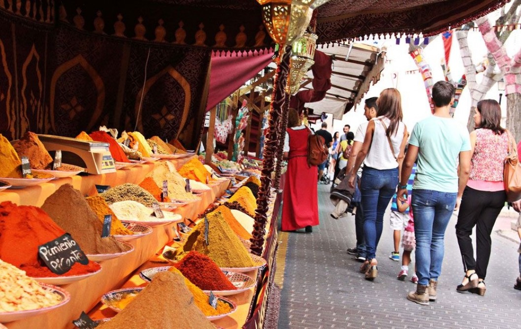 Petrer se prepara para las Fiestas Mayores con la celebración del Mercado Medieval Petrer se prepara para las Fiestas Mayores con la celebración del Mercado Medieval