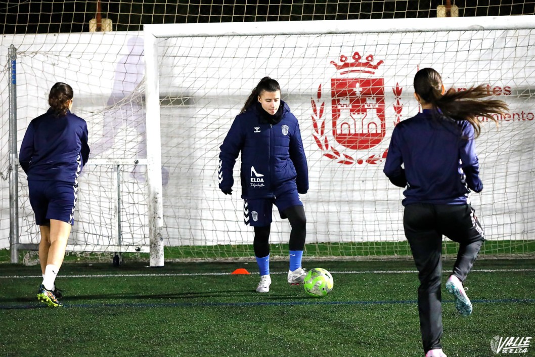 El f&uacute;tbol tambi&eacute;n es cosa de chicas en el CD Eldense