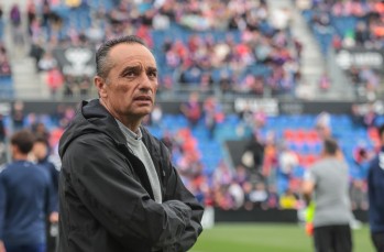 Jos&eacute; Luis Oltra: "Es un paso atr&aacute;s duro pero seguimos en la pelea"