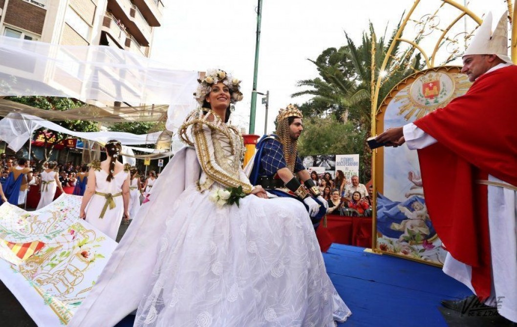 La Entrada Cristiana se traslada a la boda de los Condes de Elda La Entrada Cristiana se traslada a la boda de los Condes de Elda
