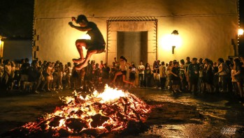 La plaza de San Bonifacio volver&aacute; a acoger la &ldquo;Foguera de Sant Antoni&rdquo; este s&aacute;bado en Petrer