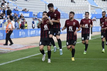 El Eldense es l&iacute;der tras vencer con autoridad al Sabadell (1-3)