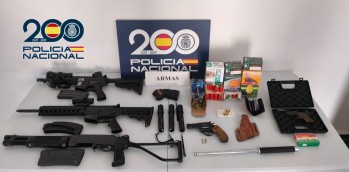 Detenido con un rev&oacute;lver, una carabina, una escopeta y cuatro t&aacute;ser