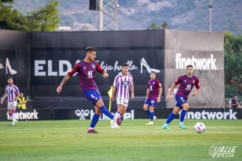 Gana dos entradas para el Eldense - Elche