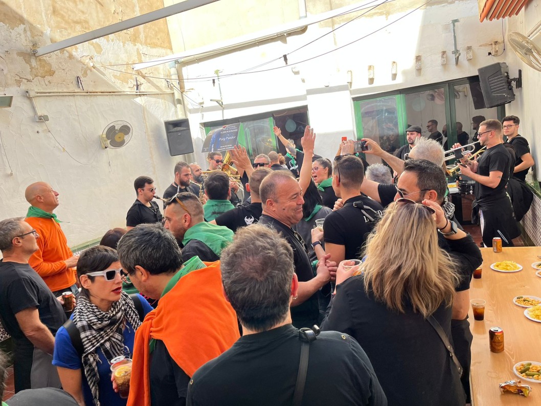 “La senda de los elefantes” recorre las calles de Elda “La senda de los elefantes” recorre las calles de Elda
