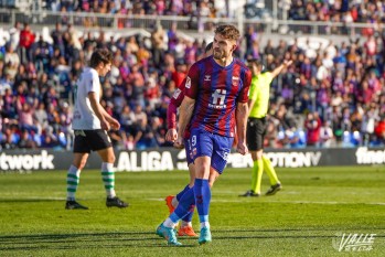 El Eldense lanza la venta de abonos de media temporada