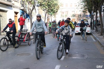 El D&iacute;a de la Constituci&oacute;n volver&aacute; a celebrarse encima de la bici en Elda