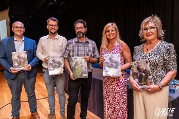 La revista Festa anuncia la proximidad de los d&iacute;as grandes de Petrer
