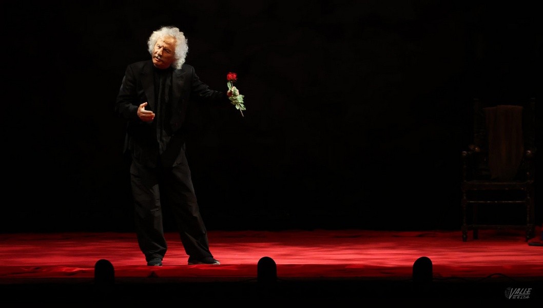 "El Brujo" volvió al Teatro Cervantes de Petrer "El Brujo" volvió al Teatro Cervantes de Petrer