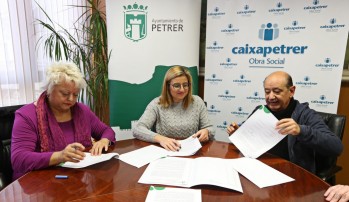La Asociaci&oacute;n de Amas de Casa de Petrer publicar&aacute; "A flor de piel"