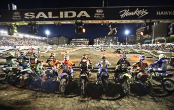 Las motos vuelven a rugir en Elda con la gran final del Campeonato de Espa&ntilde;a de Supercross