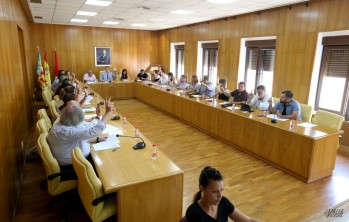 Elda aprueba las subvenciones de 14.000 euros a las Fiestas Mayores y 31.000 euros a las Fallas