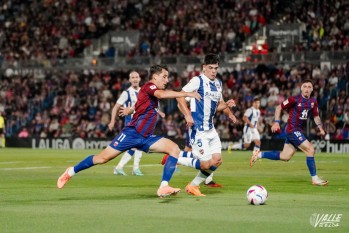 El Eldense consigue un valioso punto ante el Levante (0-0)