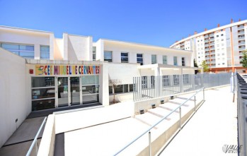 El Ayuntamiento de Elda deja sin enfermera al colegio Miguel de Cervantes